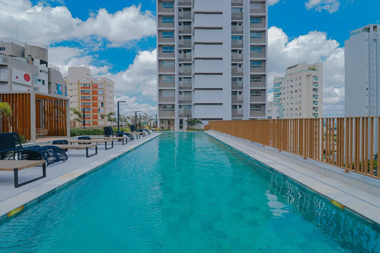 Piscina do empreendimento Mirant Vila Madalena, em Vila Madalena