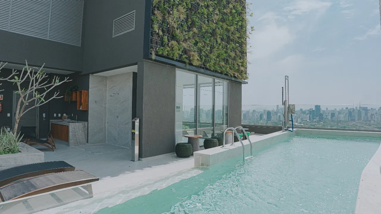 Piscina do empreendimento Oscar Itaim, em Itaim Bibi